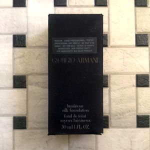 NWT Giorgio Armani Luminous Silk Foundation